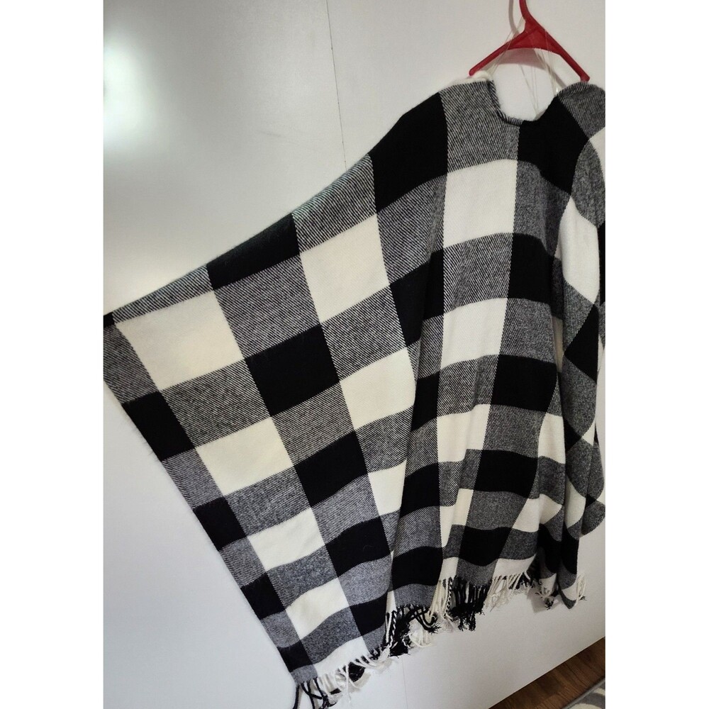 Andre by Unit Black White Checked Poncho One Size Fringe Acrylic Wrap Shawl - Picture 7 of 12